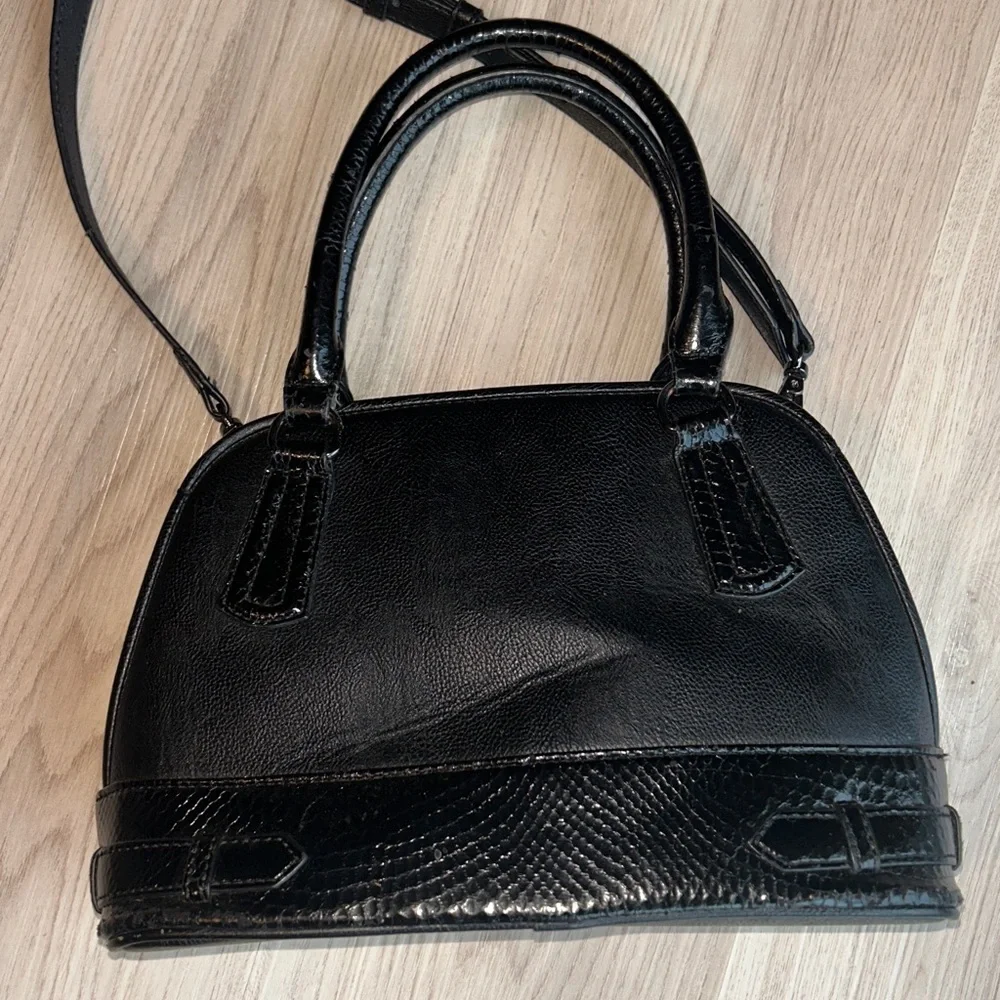 Simply Vera Vera Wang Faux Leather Snake Skin Handbag Black Purse Handle